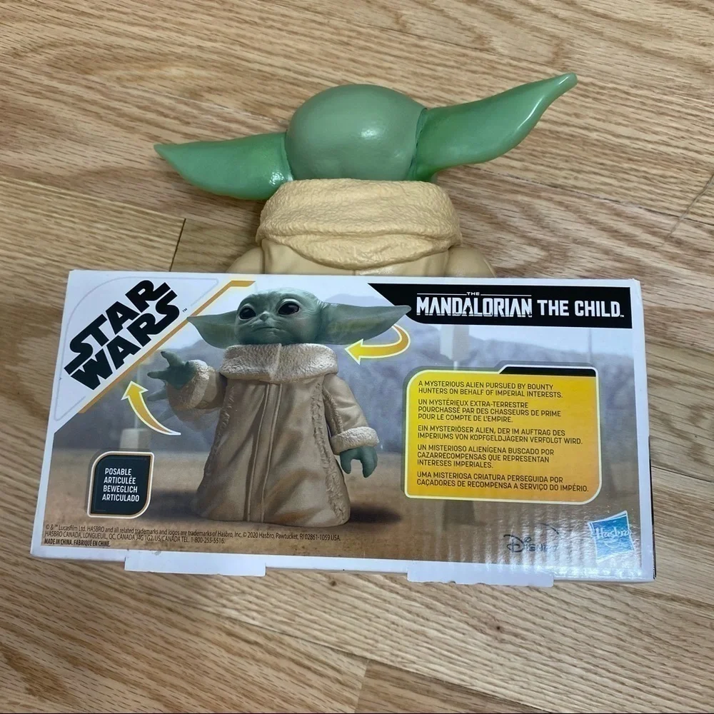 Star Wars Mandalorian The Child Baby Yoda Figure Disney NWT Toy Kids World Park